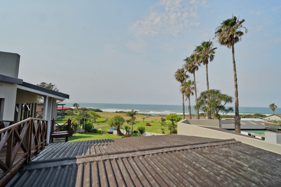 5 Bedroom Property for Sale in Winterstrand Eastern Cape